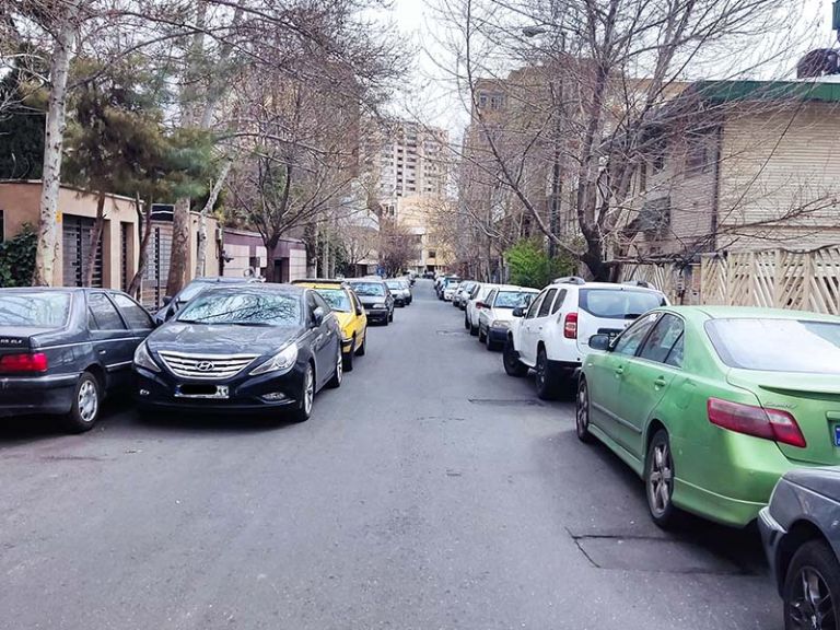 مشکل تامین پارکینگ در معابر شهری